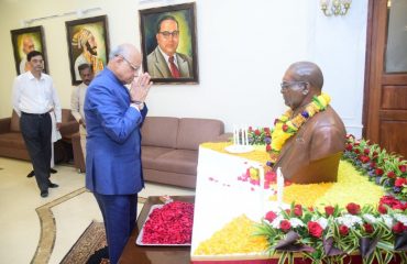 14.04.2023: Governor Ramesh Bais offered floral tributes to the bust of Bharat Ratna Dr Babasaheb Ambedkar on the occasion of the 132nd birth anniversary of the Architect of the Indian Constitution at Raj Bhavan Mumbai. Principal Secretary to the Governor Santosh Kumar, Special Secretary Vipin Saxena, Joint Secretary Shweta Singhal, Comptroller of the Governor’s Households  Arun Anandkar and officers and staff of Raj Bhavan were present.