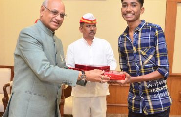22.04.2023 : Members of Muslim Jamat meets Governor on Ramzan Eid