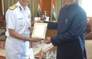 24.04.2023 : Coast Guard Commander K. R. Suresh meets Governor