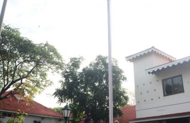 01.05.2023 : Governor hoist the National Flag on Maharashtra Day at Raj Bhavan