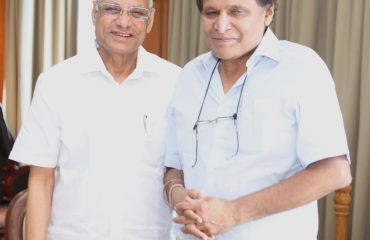 15.05.2023 : Former Union Minister Suresh Prabhu meets Governor