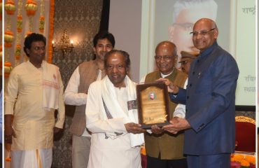 04.06.2023 : Governor felicitates Padma Awardees from Maharashtra