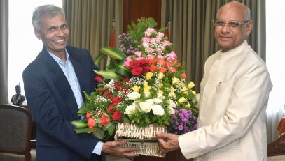 07.06.2023 : New VC of the Savitribai Phule Pune University meets Governor