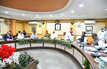 10.06.2023: Governor presides over a meeting of VCs of traditional and agricultural universities from Vidarbha and Marathwada in Akola