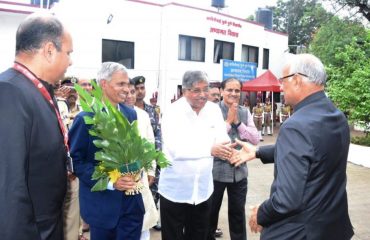 Governor arrives at Savitribai Phule Pune University campus