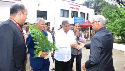 Governor arrives at Savitribai Phule Pune University campus