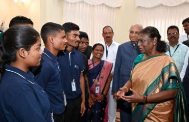 06.07.2023 : President interacts with Particularly Vulnerable Tribal Groups (PVTGs)