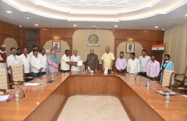 13.07.2023 : Delegation of Shramjeevi Sanghatana calls on Governor