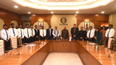 30.07.2023 : Group of Indian Postal Service officers calls on Governor