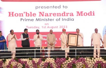 PM Narendra Modi presents the Lokmanya Tilak National Award instituted by the Lokmanya Tilak Smarak Mandir Trust