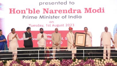 PM Narendra Modi presents the Lokmanya Tilak National Award instituted by the Lokmanya Tilak Smarak Mandir Trust