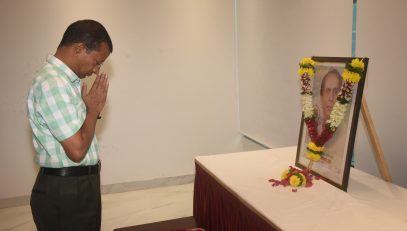 Raj Bhavan pays tributes to Lokshahir Annabhau Sathe