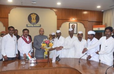 A delegation of Tribals led by Deputy Speaker of Maharashtra Legislative Assembly Narhari Zirwal met Governor