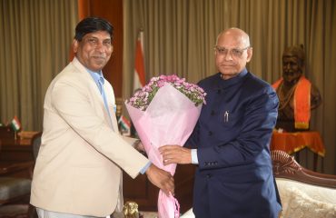11.10.2023 : पुण्यश्लोक अहिल्यादेवी होळकर विद्यापीठाच्या कुलगुरूंनी घेतली राज्यपालांची भेट
