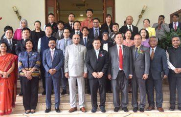 17.10.2023 : Ambassadors and Consuls of ASEAN countries in India meet Maha Governor