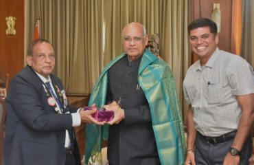 25.10.2023 : First Indian Paralympic gold medallist swimming champion Muralikant Petkar meets Governor