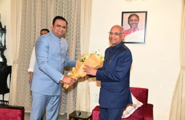 08.12.2023 : Speaker of Maharashtra Legislative Assembly Rahul Narwekar called on Governor at Raj Bhavan in Nagpur