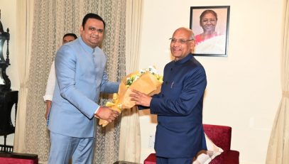 08.12.2023 : Speaker of Maharashtra Legislative Assembly Rahul Narwekar called on Governor at Raj Bhavan in Nagpur