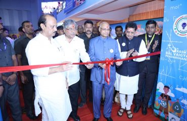 26.12.2023 : The Governor of Maharashtra and Chancellor of Universities Ramesh Bais today inaugurated the 50th National Children’s Science Exhibition at Shri Shiv Chhatrapati krida Sankul, Balewadi, Pune. Deputy Chief Minister Ajit Pawar, Union Minister of Education Dharmendra Pradhan, Minister of Higher and Technical Education Chandrakant Dada Patil, Education Minister Deepak Kesarkar, NCERT Director Dr. Dinesh Prasad Saklani, Director SCERT and teachers, students were present.