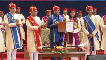 17.01.2024:  Governor and Chancellor of the state universities Ramesh Bais today presided over the 123rd  Convocation Ceremony of Savitribai Phule Pune University in the University Campus in Pune. The Governor presented Gold Medals to meritorious students on the occasion. Former President of Indian Council for Cultural Relations Dr. Vinay Sahasrabudhe delivered the Convocation address.  Vice Chancellor Prof Dr Suresh Gosavi, Pro Vice Chancellor Prof. Dr. Parag Kalkar, In-charge Registrar Dr Vijay Khare, Director of Examination and Evaluation Board Dr Mahesh Kakade, graduating students and parents were present.