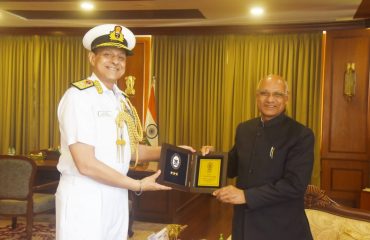 20.01.2024 : Vice Admiral Sanjay Singh meets Governor