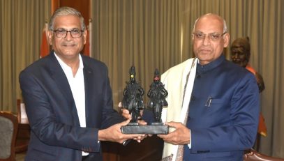 02.02.2024:  The newly appointed Vice Chancellor of the Dr. Babasaheb Ambedkar Marathwada University, Chhatrapati Sambhaji Nagar Dr. Vijay Fulari called on the Governor of Maharashtra and Chancellor of the University, Ramesh Bais at Raj Bhavan, Mumbai. This was a courtesy call.