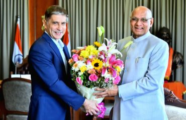 21.03.2024 : Newly appointed Commissioner / Administrator of BMC Bhushan Gagrani called on Governor