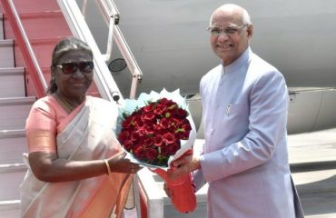 04.04.2024: Governor welcomes President of India Droupadi Murmu in Mumbai