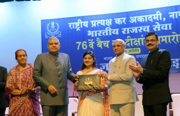 15.04.2024: उपराष्ट्रपतींच्या प्रमुख उपस्थितीत नागपूर येथील राष्ट्रीय प्रत्यक्ष कर अकादमी येथे भारतीय राजस्व सेवेच्या 76 व्या तुकडीचा दीक्षांत समारोह संपन्न