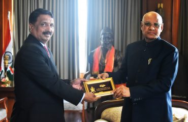 19.04.2024 : स्वामी रामानंद तीर्थ मराठवाडा विद्यापीठाच्या कुलगुरूंनी घेतली राज्यपालांची भेट