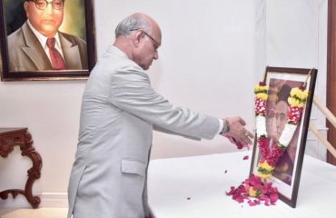 28.05.2024 :  Governor Bais offers tributes to Veer Savarkar