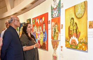 05.07.2024:  Maharashtra Governor Ramesh Bais visited Nandini's Verma's Art Exhibition 'Flow of Life' and admired her paintings at Jehangir Art Gallery in Mumbai.