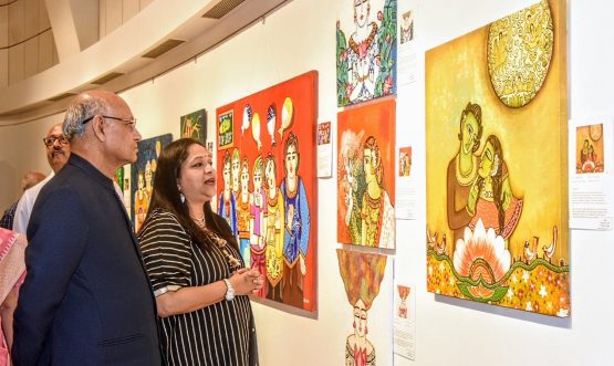 05.07.2024:  राज्यपाल रमेश बैस यांनी काळाघोडा मुंबई येथील जहांगीर कलादालन येथे चित्रकार नंदिनी वर्मा यांच्या 'फ्लो ऑफ लाईफ' या कला प्रदर्शनाला भेट देऊन चित्रकृतींची पाहणी केली