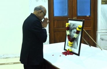 23.07.204:  Governor Ramesh Bais offered floral tributes to the portrait of Lokmanya Bal Gangadhar Tilak on the occasion of the 168th birth anniversary of Lokmanya Tilak at Raj Bhavan, Mumbai. Officers and staff of Raj Bhavan were present.