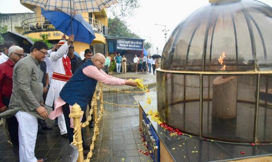 Governor visits the Chaitya Bhoomi memorial and offered his floral tributes to the Architect of the Indian Constitution Bharat Ratna Dr Babasaheb Ambedkar