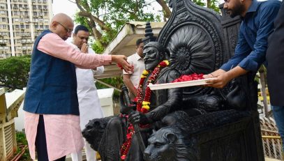 Governor offers floral tributes to the Statue of Chhatrapati Shivaji Maharaj in the Vidhan Bhavan complex