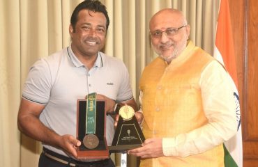 06.08.2024 : Leander Paes meets Governor Radhakrishnan