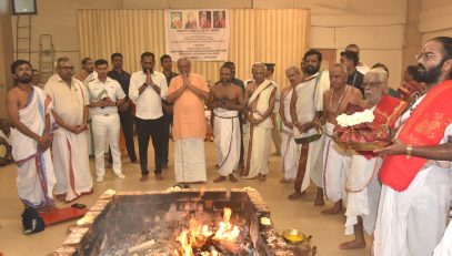 Governor visits the Lord Murugan temple at Chembur, Mumbai