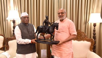 Governor of Rajasthan Haribhau Bagde meets Maharashtra Governor C.P. Radhakrishnan