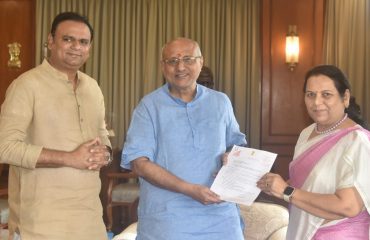 29.08.2024: Speaker of Maharashtra Legislative Assembly Adv. Rahul Narwekar and Deputy Chairperson of Maharashtra Legislative Council Dr. Neelam Gorhe meet Governor