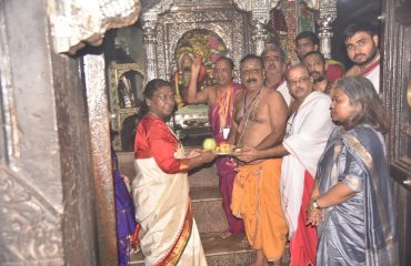 02.09.2024: President of India takes Darshan of Shree Karaveernivasini Mahalaxmi Ambabai in Kolhapur