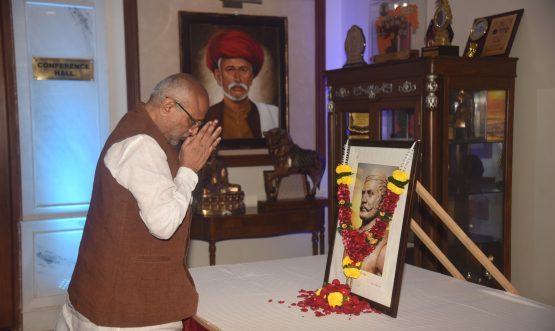 Governor offeres floral tributes to the portrait of Krantivir Umaji Naik