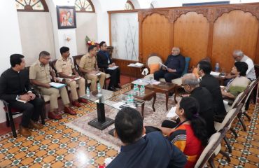09.09.2024: Governor reviews the progress of various developmental projects during a meeting with senior government officers at Nashik