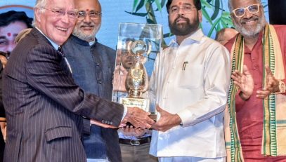 18.09.2024:-Governor presents the Second World Agriculture Award to Chief Minister Eknath Shinde