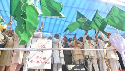 Goveror flags off to the Rath Yatra Organized by the various Jain Sanghs of South Mumbai