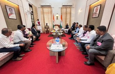 25.09.2024: Governor meets representatives of various political parties and delegations at Miraj, district Sangli