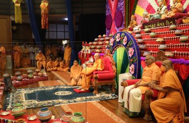29.09.2024 : Governor visits Swaminarayan Mandir