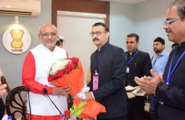 30.09.2024: Maharashtra  Governor  C.P. Radhakrishnan arrived in Bhandara as part of his 5 - day tour of Vidarbha. The Governor was welcomed by District Collector Dr. Sanjay Kolte, ZP CEO S M Kurtkoti and SP Noorul Hasan. The Governor was given a ceremonial Guard of Honour by the police on his arrival.