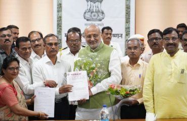 01.10.2024: Governor meets representatives of various political parties and delegations at Chandrapur