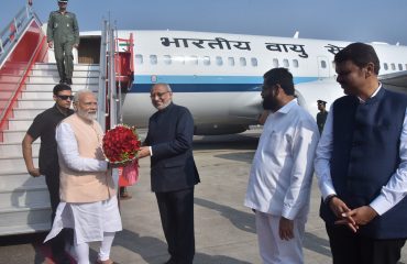 05.10.2024 : पंतप्रधान यांचे मुंबई विमानतळावर आगमन